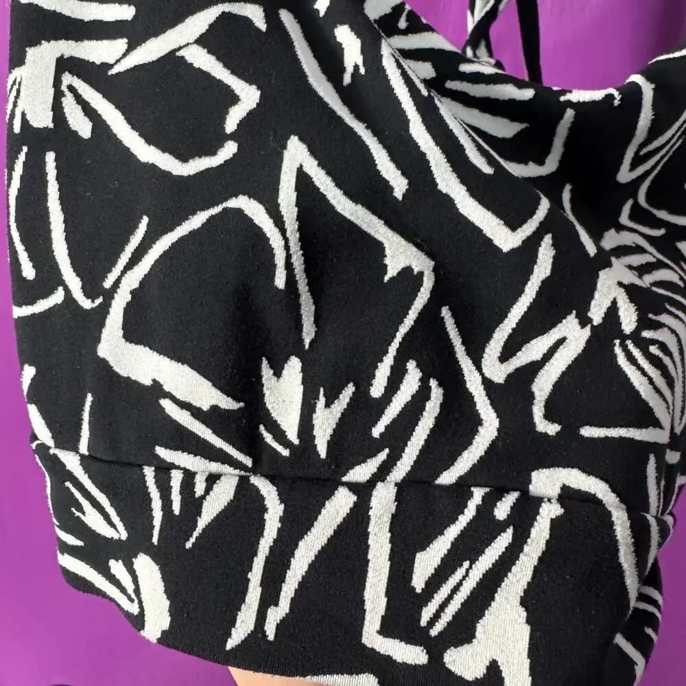 Athleta Black White Abstract Print Strappy Back Sports Bra Crop Top - Picture 2 of 5